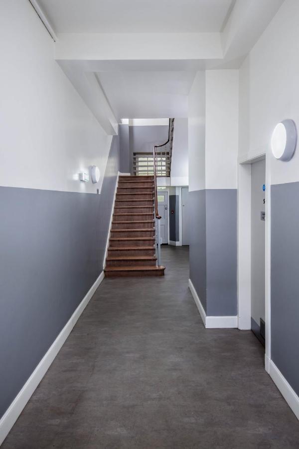 Modern Studio Apartment In Prime Central Location Edinburgh Exterior photo